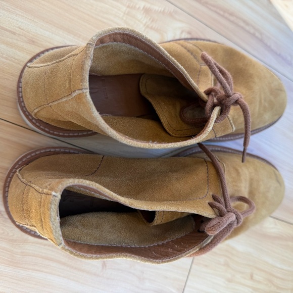 FRYE Men\'s Tan Suede Chukka Boots main image 4